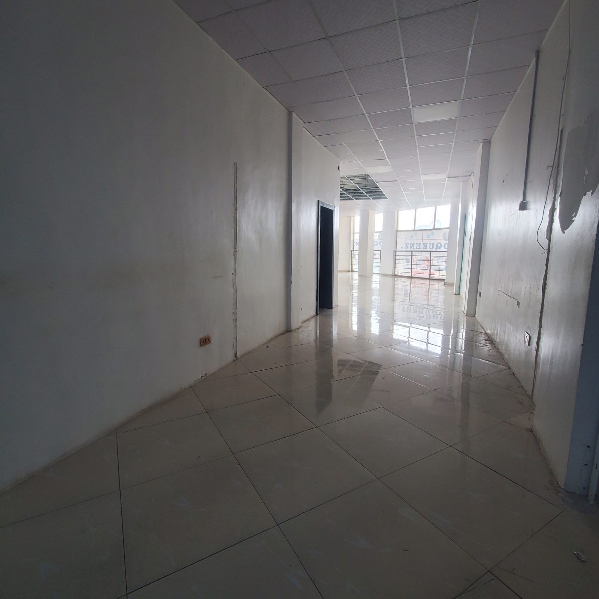 Spacious 118sqm Commercial Space for Lease gallery