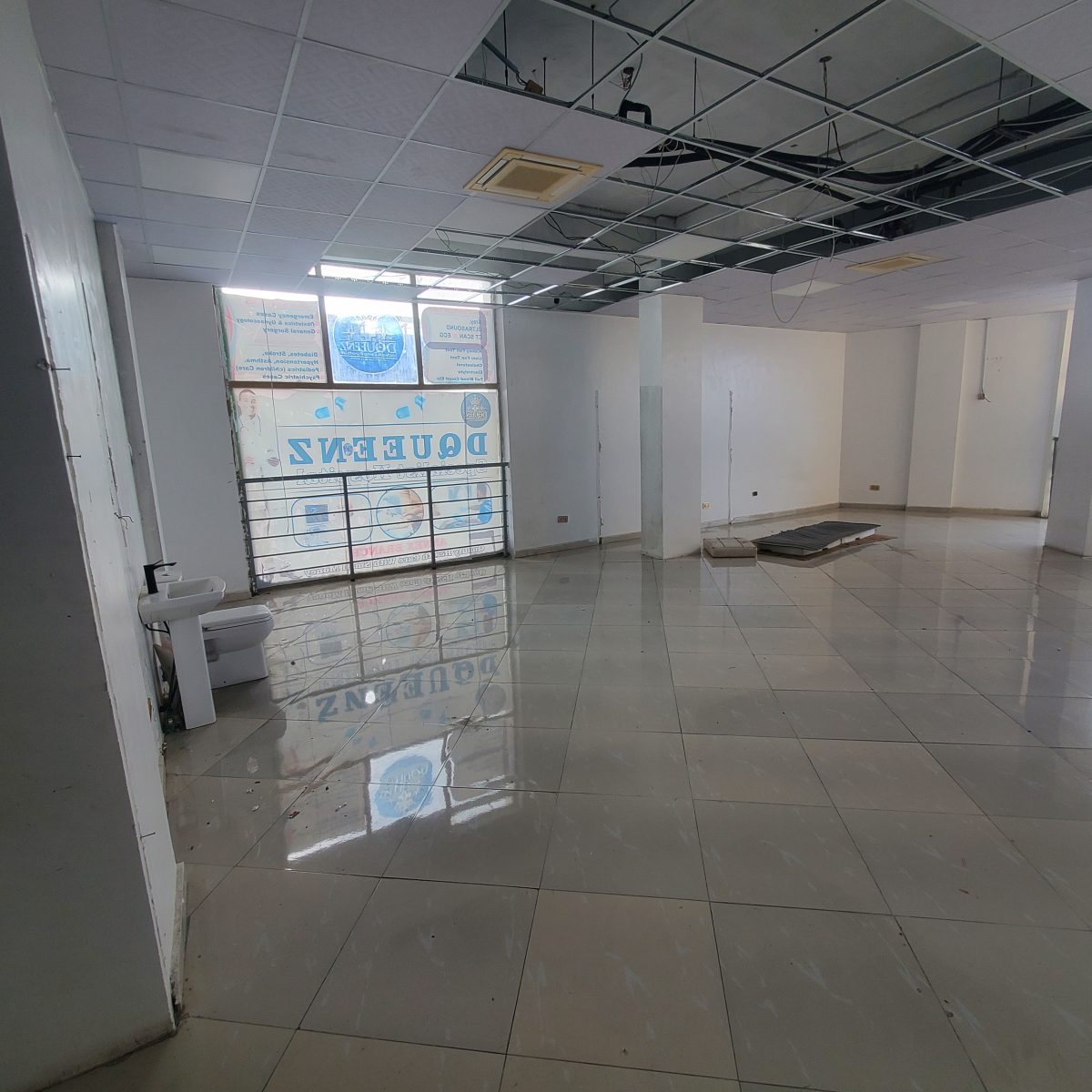 Spacious 118sqm Commercial Space for Lease