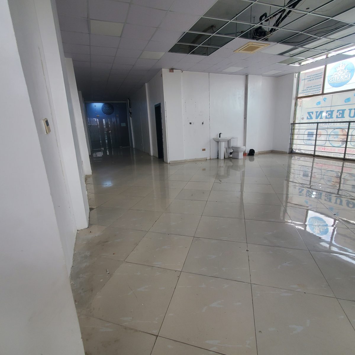 Spacious 118sqm Commercial Space for Lease gallery